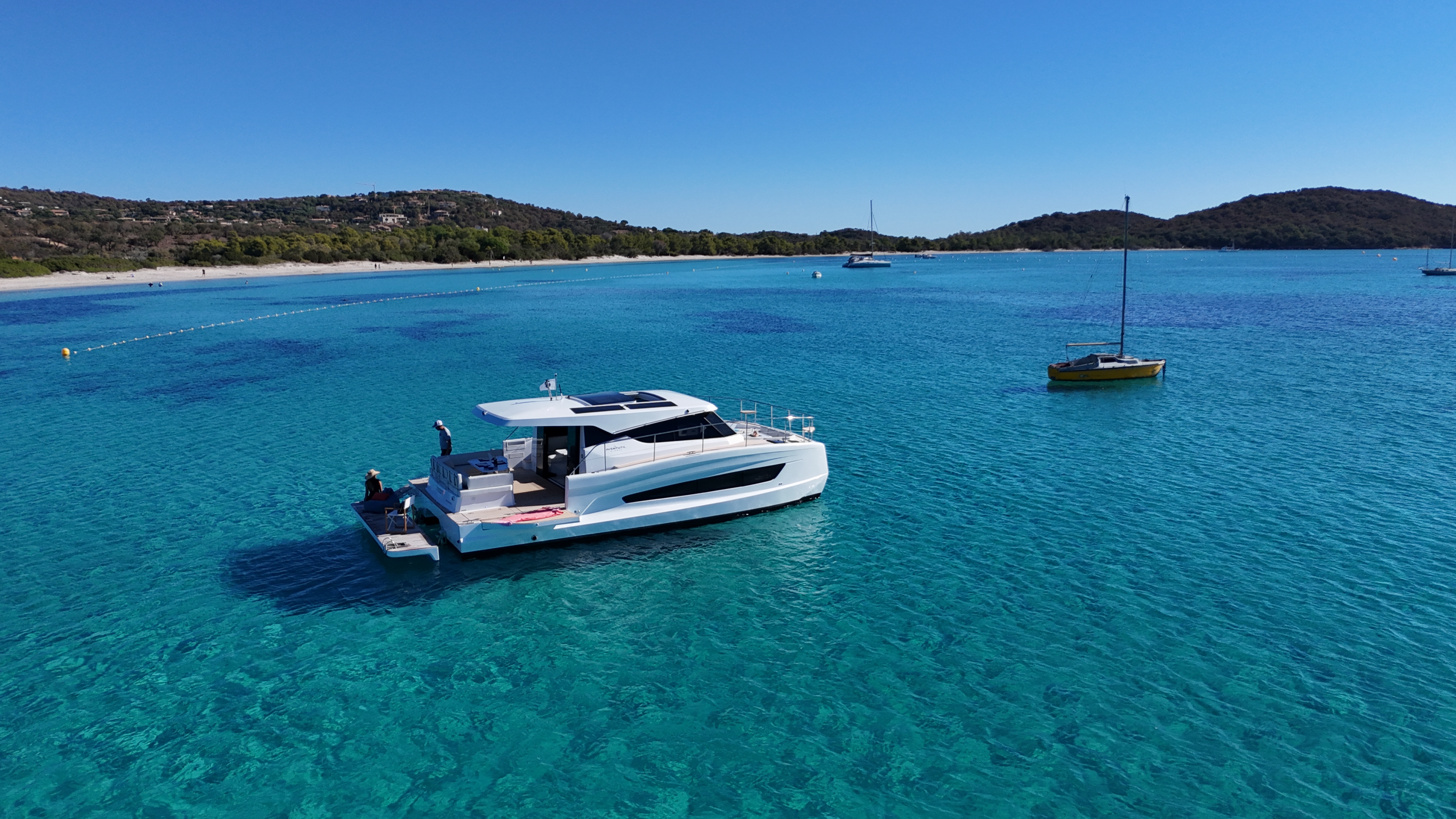 Relaxed onboard atmosphere with food, drinks and sea views